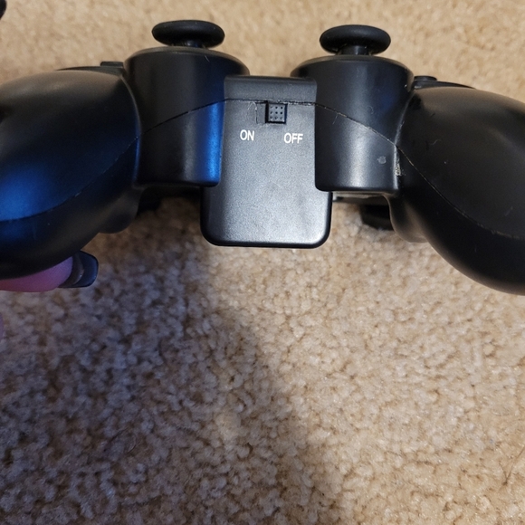 Playstation 3 console and remote - Picture 6 of 7